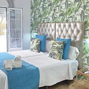 https://apartamentos-candisol.1costadelsol.com