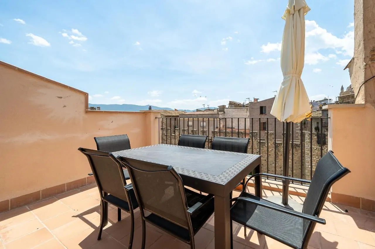Hauzify I Apartaments Montblanc 0*,