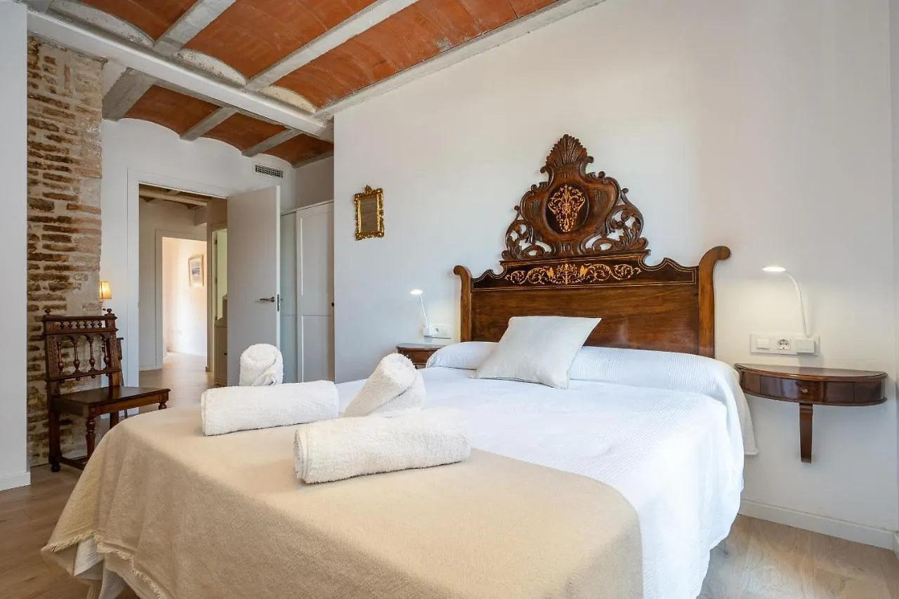 Hauzify I Apartaments Montblanc Apartment