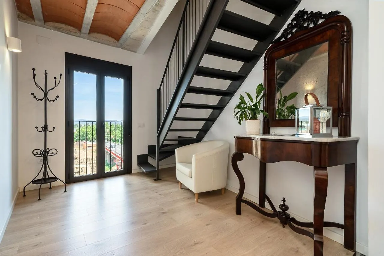 Hauzify I Apartaments Montblanc 0*,  Spain